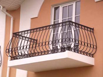 Огради с балкони: опции и опции