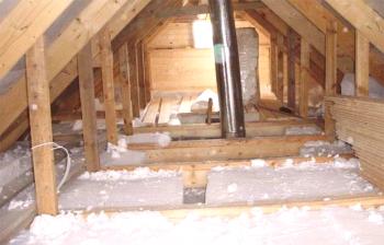 Изолация на таванския етаж над дървени греди, снимки и видео