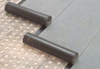 Materijali za meke krovove: mastiks, membrana, rolo krovni materijal