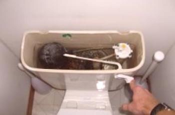 Opravy odtokové nádrže toalety vlastními rukama - zlomení a jejich odstranění
