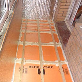 Jak izolovat podlahu na balkóně: volba a položení ohřívače + systém 