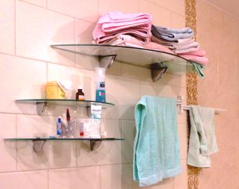 Police za kupatilo: izrađujemo i instaliramo vlastite ruke, vrste polica, cijene