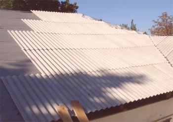 Покривът на шисти със собствените си ръце - инсталацията, как да се направи ремонт, който трябва да бъде наклона на покрива, подробности за снимката и видеото \ t