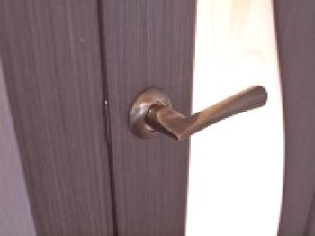 Как да инсталирате дръжката на вратата - монтирайте дръжките на вратите със собствените си ръце