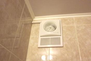 Ekstraktor u zahodu s ventilatorom: kako odabrati i instalirati uređaj u kupaonici, kupaonici