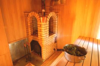Устройство на дървени и бетонни подове в банята: нюанси и особености на сградата