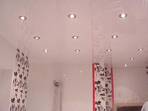 Stropní svítidla do koupelny - tvary a velikosti, jak instalovat