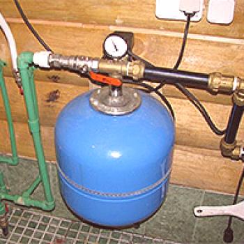 Хидравличен акумулатор за водоснабдителни системи: устройство и схема на свързване