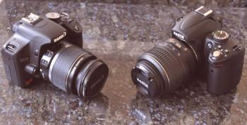 Co lepší fotoaparát nebo Canon Nikon, rozdíly.