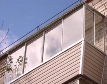 Как да се справим с балкон с сайдинг - винил, метал с укрепване на парапета