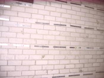 Izravnavanje zidova suhozidom na ljepilu i okviru: koji je način bolji