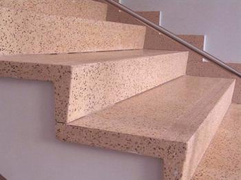 Tváří v tvář betonovým schodům a možnostem designu