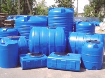 Plastični spremnici vode: Opis glavnih sorti + savjeta o odabiru plastičnog spremnika