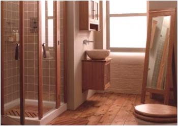 Dřevěná podlaha v koupelně - výhody, tipy, příklady