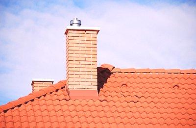 Průchod komína střechou: výška komínové trubky, hydroizolace