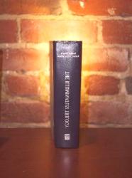 Настолна лампа от книги