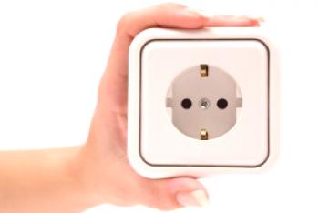 Как да инсталирате и включите електрически контакт? Вериги за свързване.