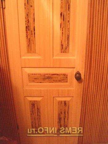 Как да надстроите стари интериорни врати: декориране на бамбукова врата с снимка