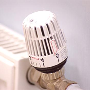 Регулатори на температурата за отоплителни радиатори: правила за избор и монтаж