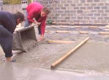 Бетонен под в гаража: технология за подова настилка от бетон от А до Я