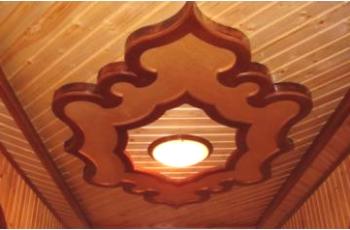 Dekorace stropu v logu: originální řešení