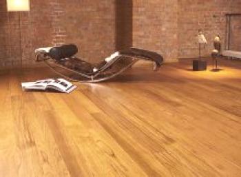 Dřevěné podlahy v bytě: dělat nebo ne dělat + vybrat nejlepší možnost