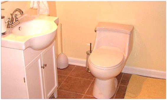 Как да декорирате интериора на тоалетната красиво