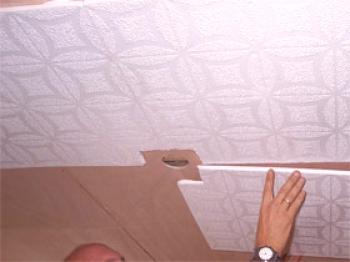 Jak držet strop se speciální dlaždice