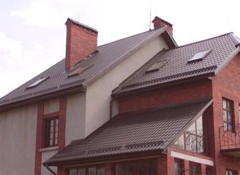 Výpočet sklonu střechy: minimální a doporučené přechodový úhel a strávené střechy, foto a video pokyny