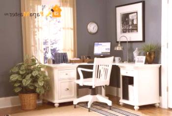 Rohový stůl na psaní je výborným řešením pro kompletní pracovní prostor pro malé byty.