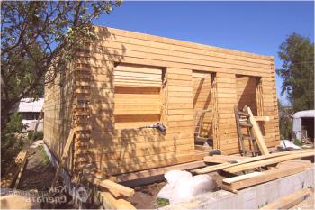Къща с собствен лъч - как да се построи дървена къща (+ снимка)