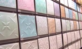 Пяна полистирол таван плочки: как да изберете най-доброто лепило и се придържаме плочки с собствените си ръце