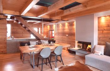 Módní interiér dřevěného domu