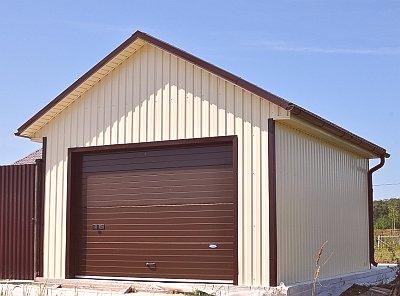 Oprava střechy garáže s vlnitým plechem, jak opravit střechu garáže