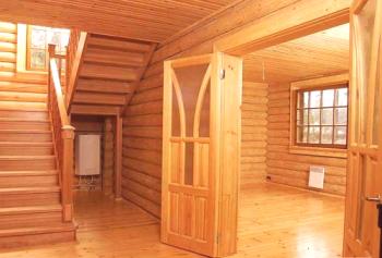 Vnitřní dekorace s dřevěnými a interiérovými možnostmi