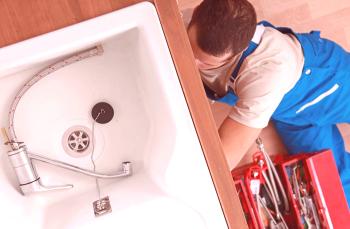 Инсталиране на мивка в банята - сложен проблем е решен просто
