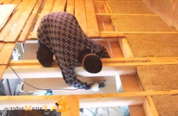 Как да самостоятелно затопли тавана в дървена къща или баня