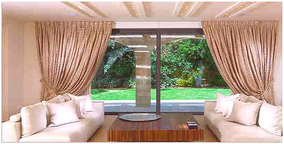 Декорация на прозорци: завеси и щори