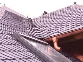 Klasifikace střech podle typu střešní krytiny