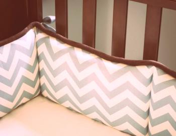 Бебешко легло с меки страни: безопасно и красиво