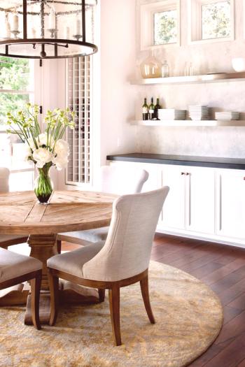 Jak používat design kuchyně kulatý stůl v interiéru?