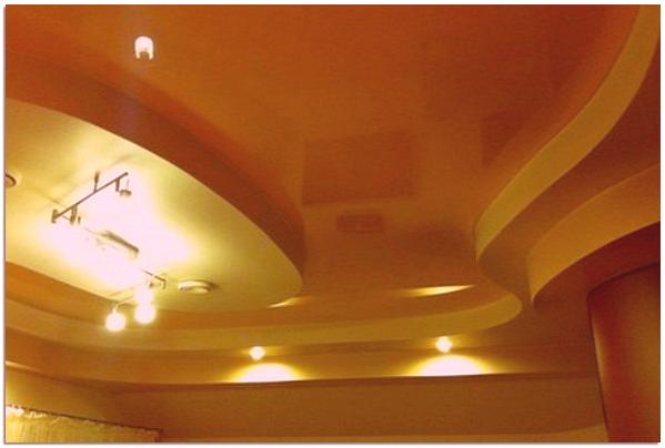 Zavěšený strop s osvětlením: při hledání optimálního řešení