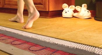 Která teplá podlaha je lepší voda nebo elektrická