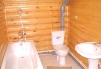 Je nutná hydroizolace koupelny v dřevěném domě?