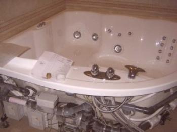 Ремонтът на хидромасажните вани - причините за авариите и ремонта им